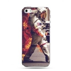 Etui płonący kosmonauta iPhone 5 , 5s